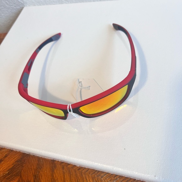 Polaroids UV sunglasses - Picture 3 of 3